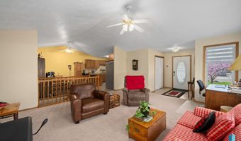 1012 E Magnolia Dr, Brandon, SD 57005