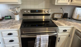 829 Rosemary Ave, Aurora, MO 65605