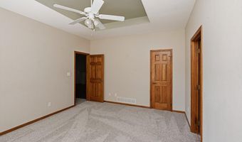 214 Hillside Dr, Baldwin City, KS 66006