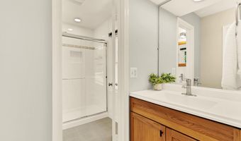 8407 GEORGIAN Way, Annandale, VA 22003