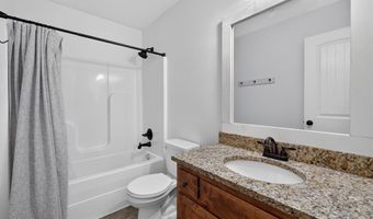 16913 Juniper Dr, Basehor, KS 66007