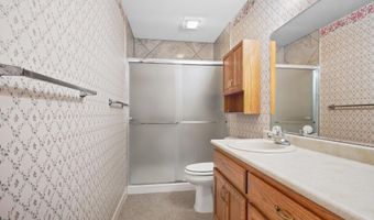 1107 Ashwood Dr, Auburn, IN 46706
