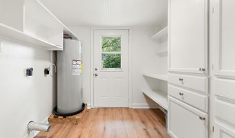 426 Demontluzin Ave, Bay St. Louis, MS 39520