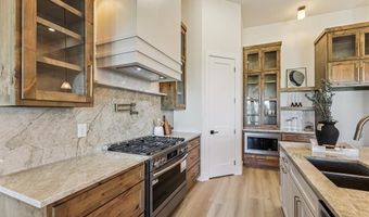 1066 Kingsley Ct, Weatherford, TX 76087