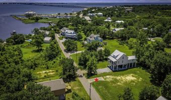 112 Leopold St, Bay St. Louis, MS 39520