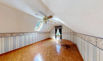136 Lock Ln, Alum Creek, WV 25003