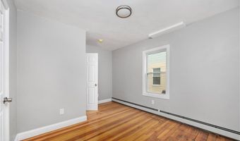 35 Central St, Lincoln, RI 02838