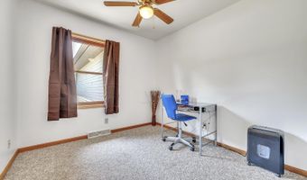 424 Emerald Dr, Arnolds Park, IA 51331