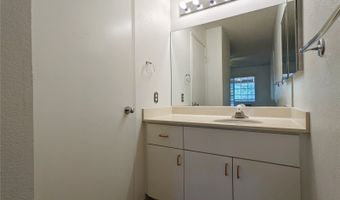 373 Mananai Pl 44T, Honolulu, HI 96818