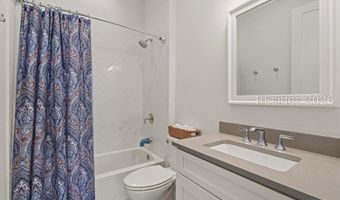 37 Park Sq S, Beaufort, SC 29907