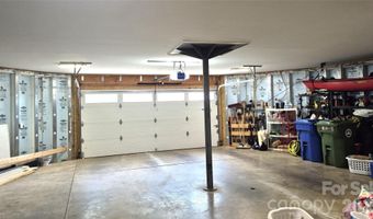 63 Beverly Rd W, Asheville, NC 28806