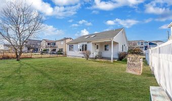 38 Berger Ave, Amityville, NY 11701