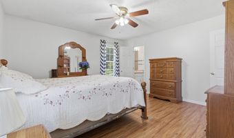 49 School House Rd, Albertville, AL 35950