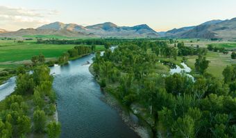 400 Lagoon Ln, Challis, ID 83226