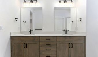 3407 Helios St, Caldwell, ID 83607