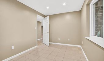 465 Redwood Forest Dr, Ballwin, MO 63021