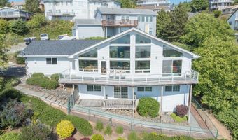 461 S Home Ct, Rockaway Beach, OR 97136