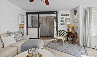 28 Young St, Newport, RI 02840