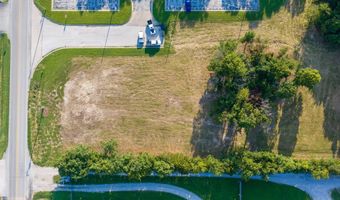 60 E Church St, Aurora, MO 65605