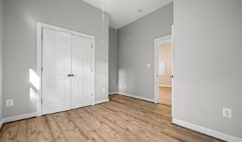8721 WATERFORD Rd, Alexandria, VA 22308