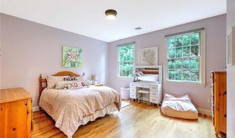 10 Owl Tree Ln, East Greenwich, RI 02818