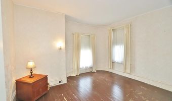 2 W Broadway, Bangor, ME 04401