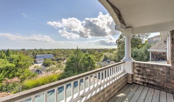 55 Cliff Rd, Amagansett, NY 11930