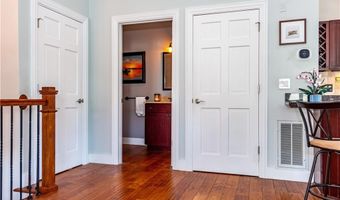 3976 Post Rd, Warwick, RI 02886