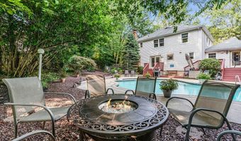 28 Doherty Dr, Middletown, NJ 07748