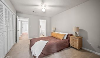 1 Marsh Harbor Dr A, Beaufort, SC 29907