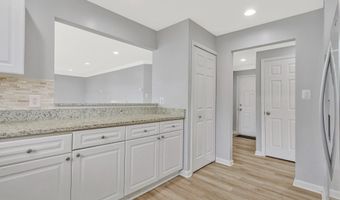 44152 NATALIE Ter 201, Ashburn, VA 20147