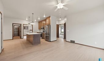 2413 E Brek St, Brandon, SD 57005