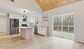 45 Tamarack Ter, Albrightsville, PA 18210