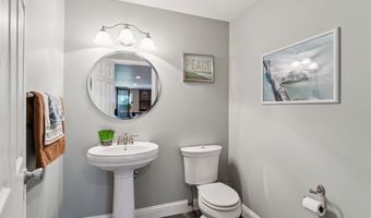 278 Oakleigh Woods Dr, Ballwin, MO 63011