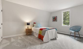 444 Middle Rd, Boxborough, MA 01719