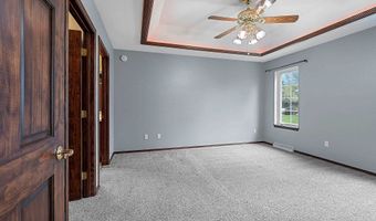 923 W WINDTREE Dr, Appleton, WI 54914