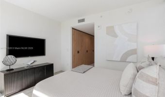 10281 W Bay Harbor Dr 201, Bay Harbor Islands, FL 33154