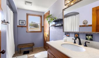1725 N DIVISION St, Appleton, WI 54911
