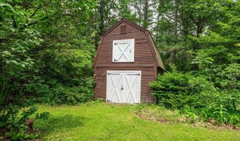 8 Pine Acres Rd, Amherst, NH 03031
