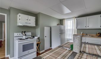 16 Bethune St, Alexandria Bay, NY 13607