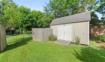 210 Henley Pl, Bay St. Louis, MS 39520