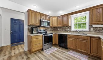 1103 E 1st St, Anamosa, IA 52205