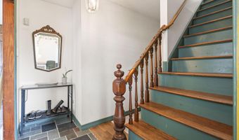 14 Lakeshore Dr, Belgrade, ME 04918