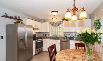 13 Cobble Hill Dr, Dover, NH 03820