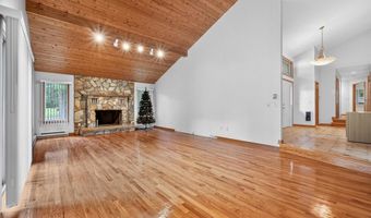 35 Greenlawn Rd, Amawalk, NY 10501