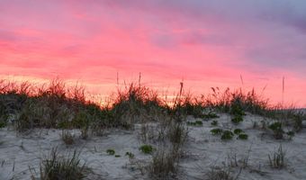 13 Hampton Ln, Amagansett, NY 11930