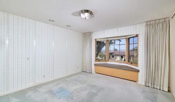 3190 Falcon Dr, Carlsbad, CA 92008