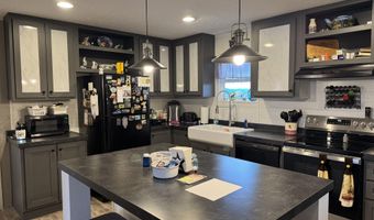 5076 Pine Grove Rd, Ballard, WV 24918