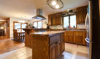 5557 Schuetz Ln, Alhambra, IL 62001
