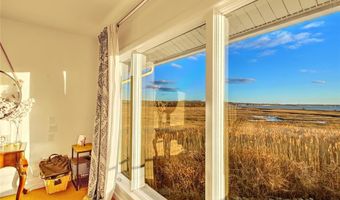 377 Rumstick Rd, Barrington, RI 02806